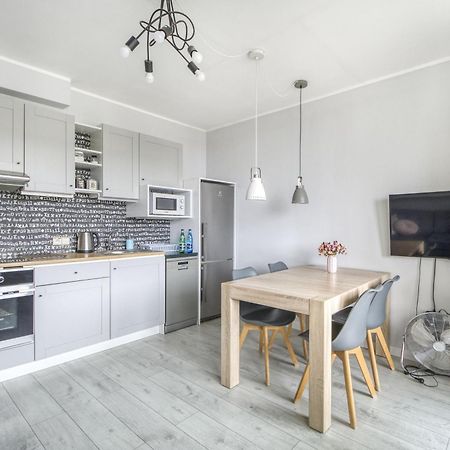 Gama Home Kondratowicza18 Warsaw Luaran gambar